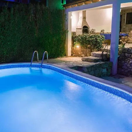 Feriehus Holiday In 6607 Makarska