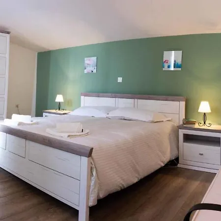 Feriehus Holiday In 6607 Makarska